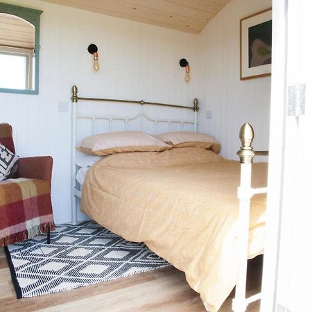 Ewe With A View Sea View Shepherds Huts Breage Exteriér fotografie