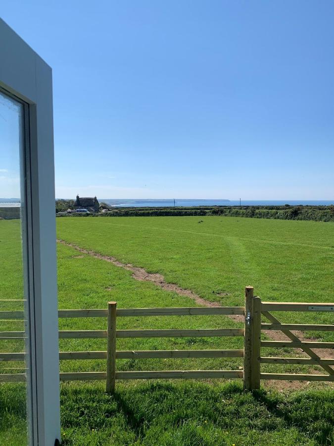 Ewe With A View Sea View Shepherds Huts Breage Exteriér fotografie