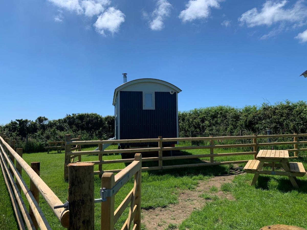 Ewe With A View Sea View Shepherds Huts Breage Exteriér fotografie