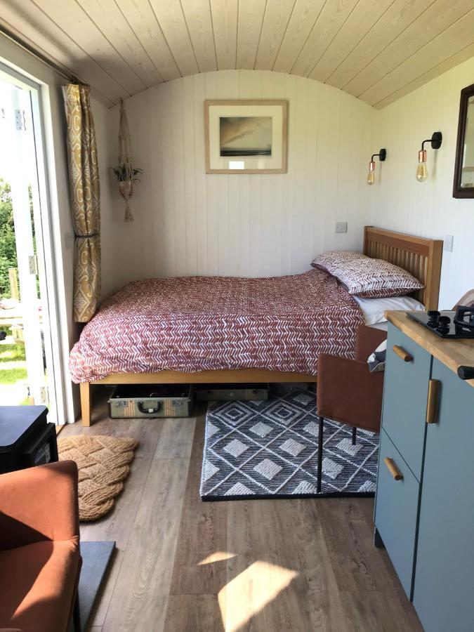 Ewe With A View Sea View Shepherds Huts Breage Exteriér fotografie