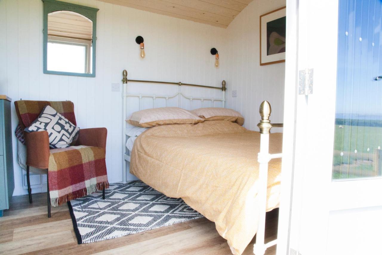 Ewe With A View Sea View Shepherds Huts Breage Exteriér fotografie